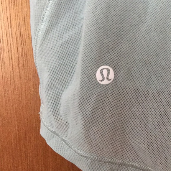 SOLD - Lululemon Taryn Toomey Awakening Tank Mesh size 4 - Picture 5 of 5